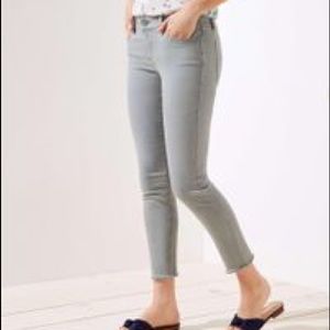 Loft petite modern skinny crop